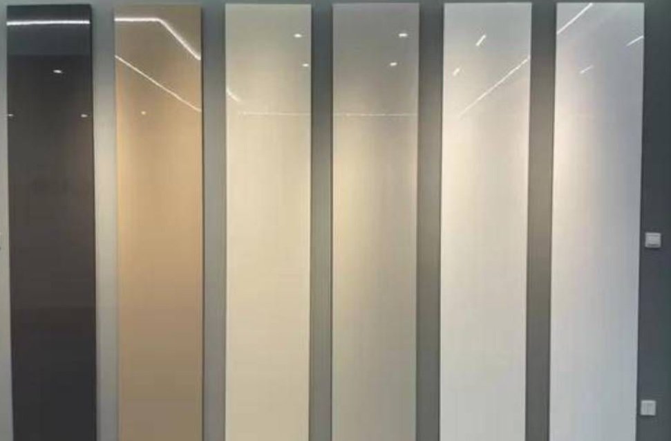 High-Gloss Acrylic at intura